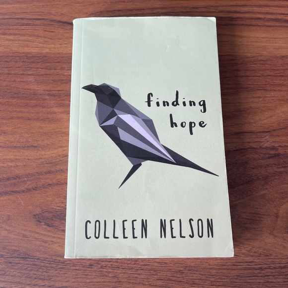 “Finding Hope” book by Colleen Nelson - Picture 1 of 4
